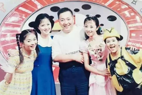 金龟子女儿勇敢回应蹭妈妈流量争议，展现独立自信魅力